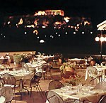 The roof top garden of the hotel with view over the Acropolis