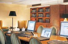 The library / internet corner of the hotel