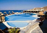 The pool of the hotel