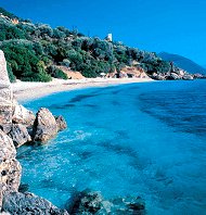 The Agios Yiannis beach below the Lefki Villas