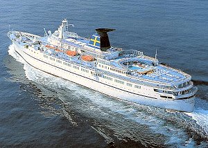 The "Ocean Monarch" cruise vessel