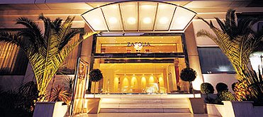 L'entrée de l'Hôtel Zafolia à Athènes, Grèce