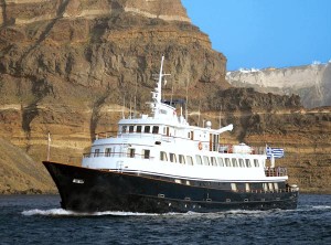 The 'Callisto' leaving Santorini