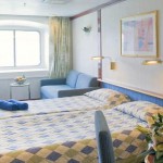 'XC' cabin: two lower beds and sofa