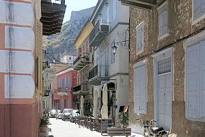 Alley in Nafplio - Photo by A. Lohman