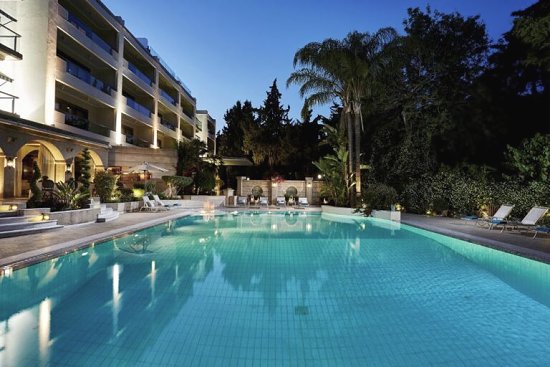 Pool area & gardens