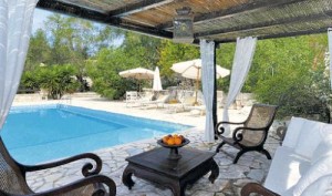 The pool terrace of the Valentina House