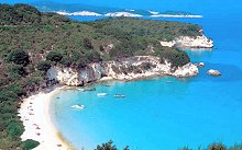 Voutoumi Bay, the most popular beach on Antipaxos
